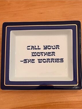 NEW Two’s Company Wise Sayings Porcelain ‘Call Your Mother’ Trinket Jewelry Tray